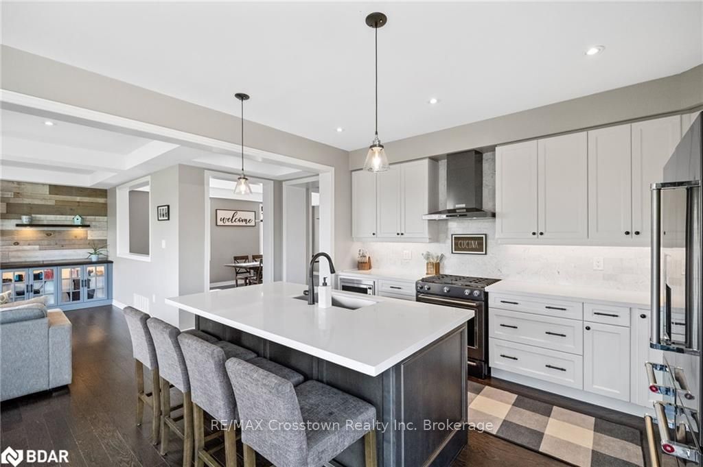 Listing Image 12