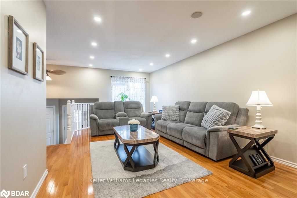 Listing Image 16