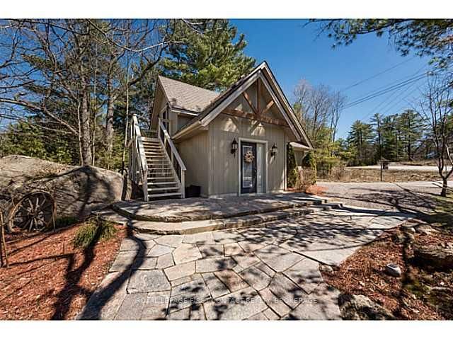 1005 Laidlaw Ave, Gravenhurst, L0K 2B0 | Image 2
