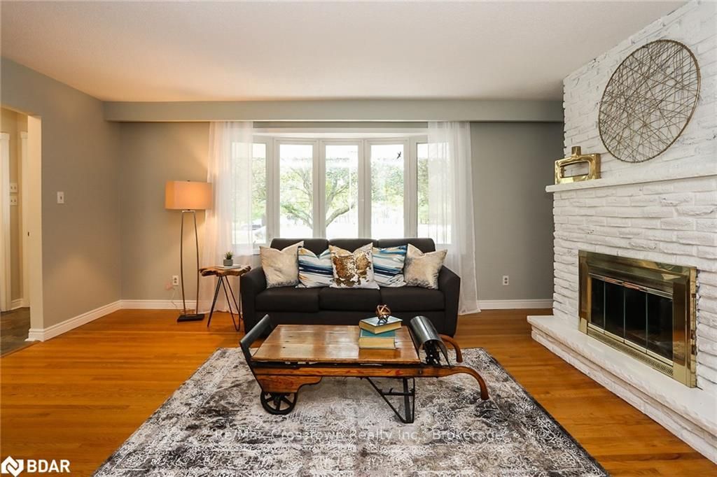 Listing Image 7