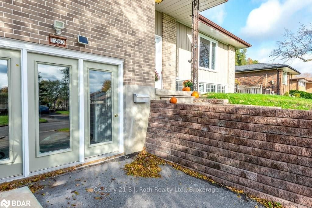 Listing Image 5