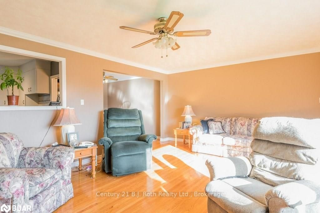 Listing Image 7