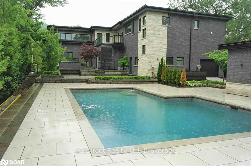 125 Craigmore Cres, Blue Mountains, L9Y 0N6 | Image 2