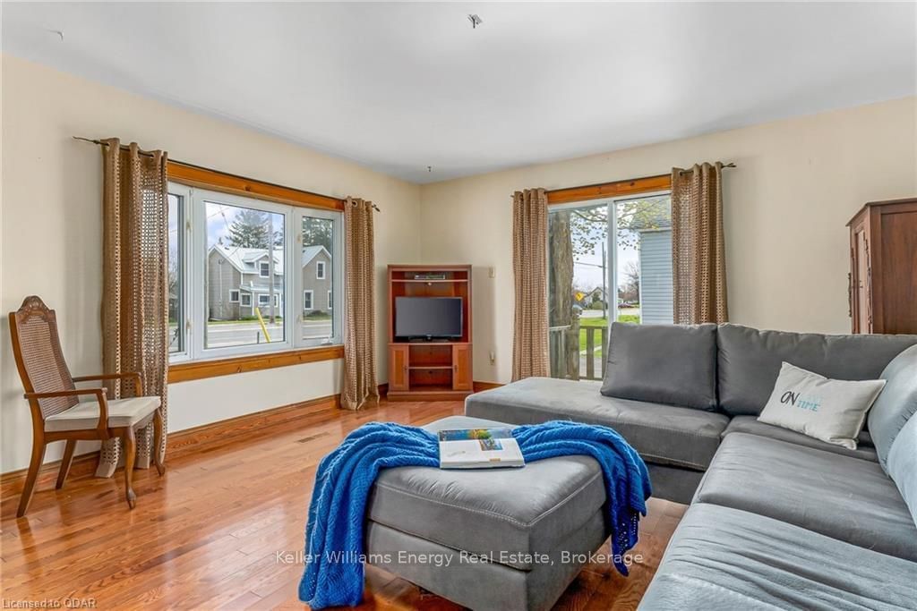 Listing Image 7
