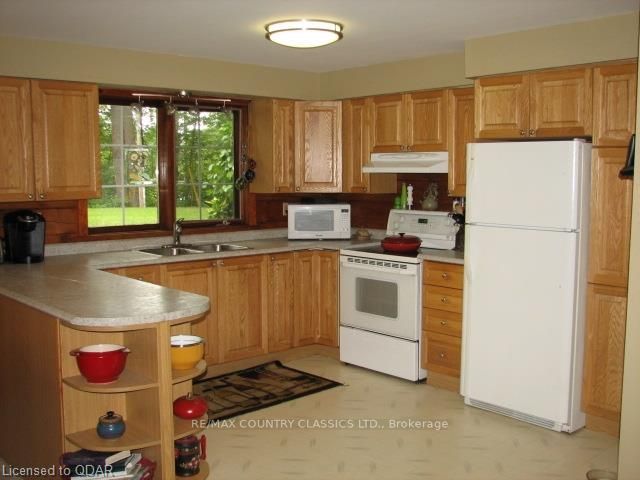 82 Bay Lake Rd, Bancroft, K0L 2L0 | Image 3