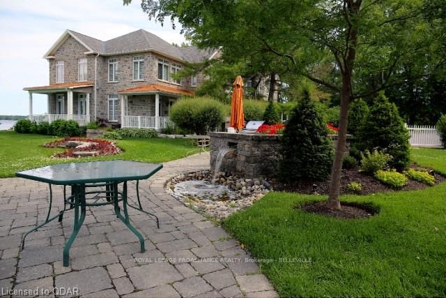 24 Gracefield Lane, Belleville, K8P 5N6 | Image 3