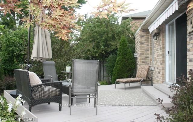 20 Georgian Crt, Belleville, K8N 5R3 | Image 3