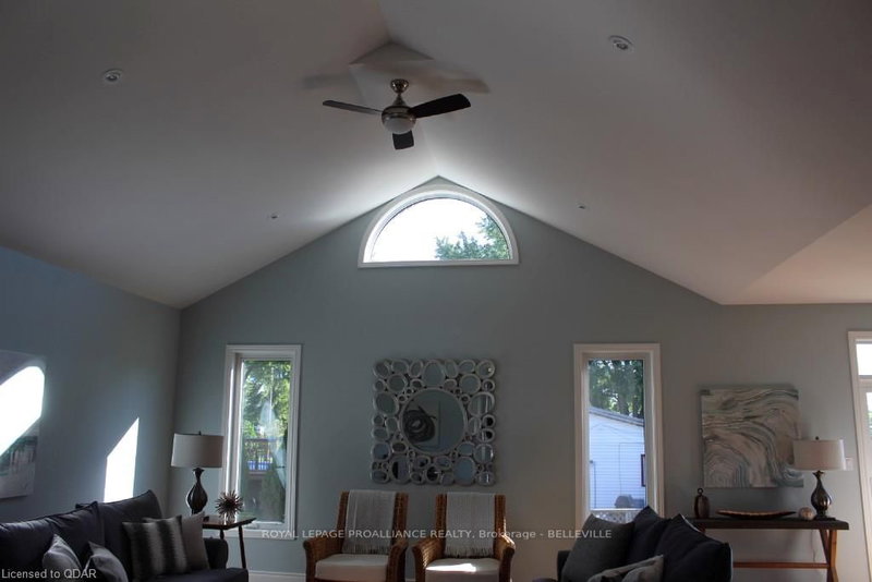 2 Stonecrest Blvd, Quinte West, K8R 1G3 | Image 2