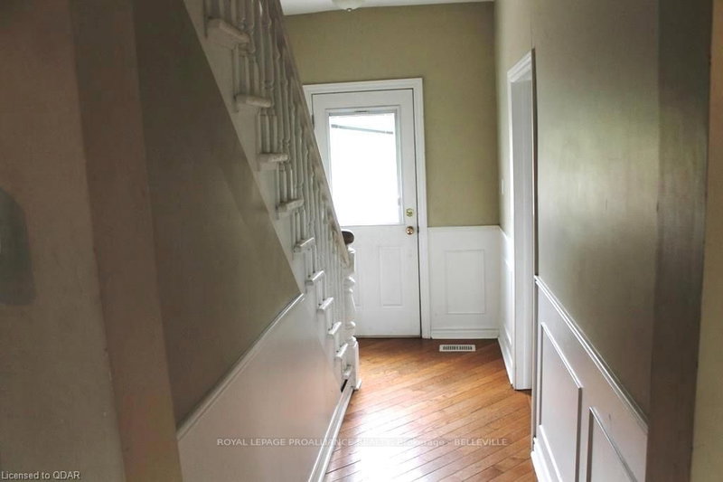 209 Dundas St E, Quinte West, K8V 1L8 | Image 3