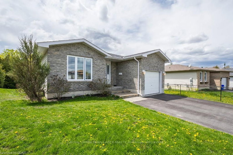 167 Nicholas St, Quinte West, K8V 6E8 | Image 2