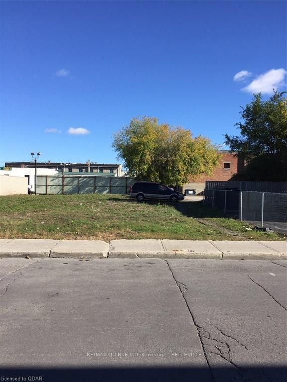 19 Murphy St, Quinte West, K8V 4S8 | Image 2