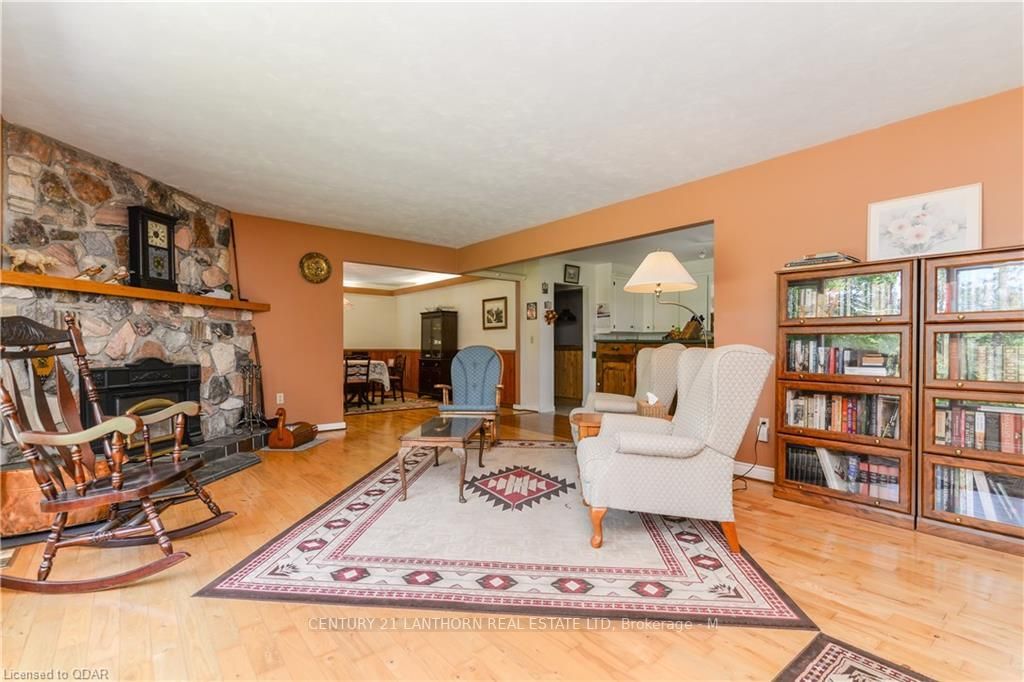 Listing Image 7