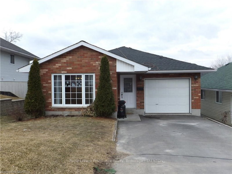 196 Lingham St, Belleville, K8N 3T4 | Image 2