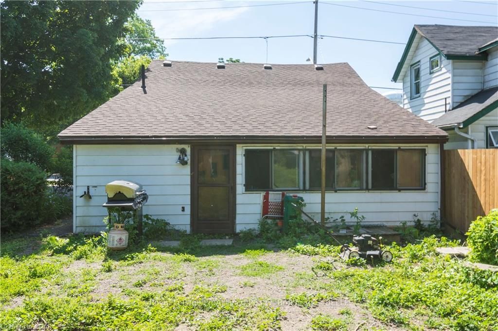 Listing Image 17