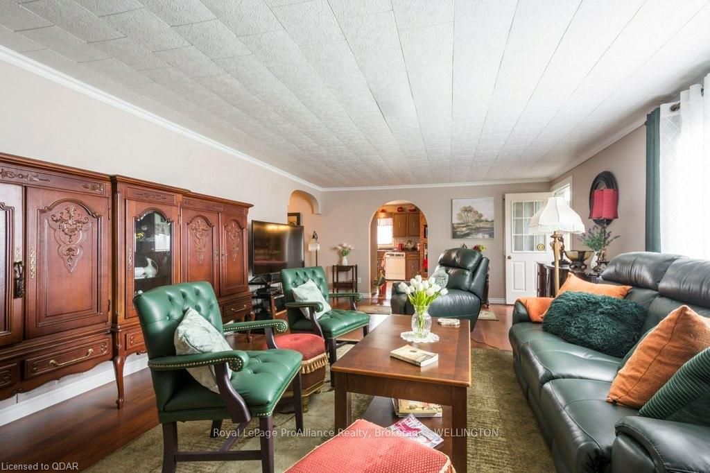 Listing Image 8