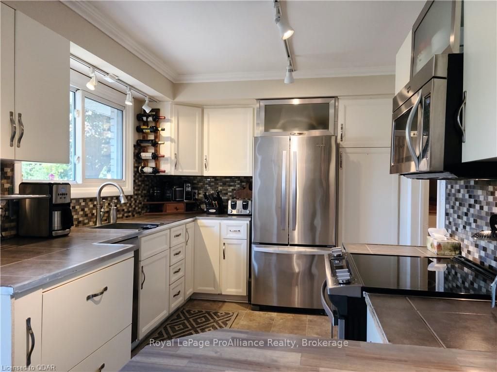 Listing Image 5