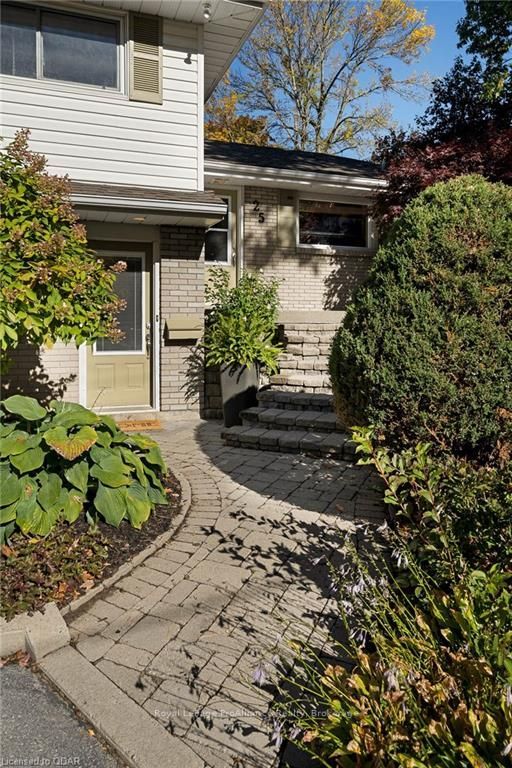 25 Southwood Cres, Belleville, K8N 1X4 | Image 3