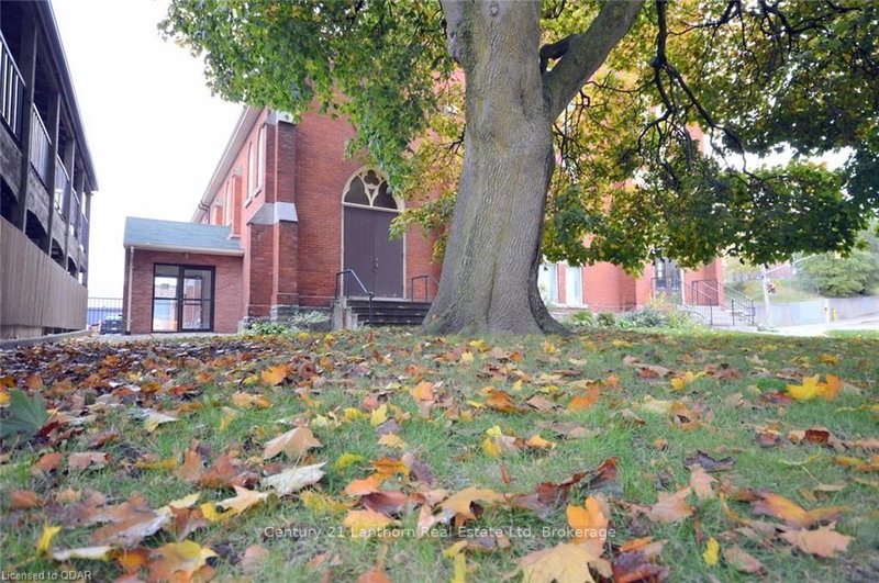 Upper - 34 Victoria Ave, Belleville, K8N 1Z7 | Image 2