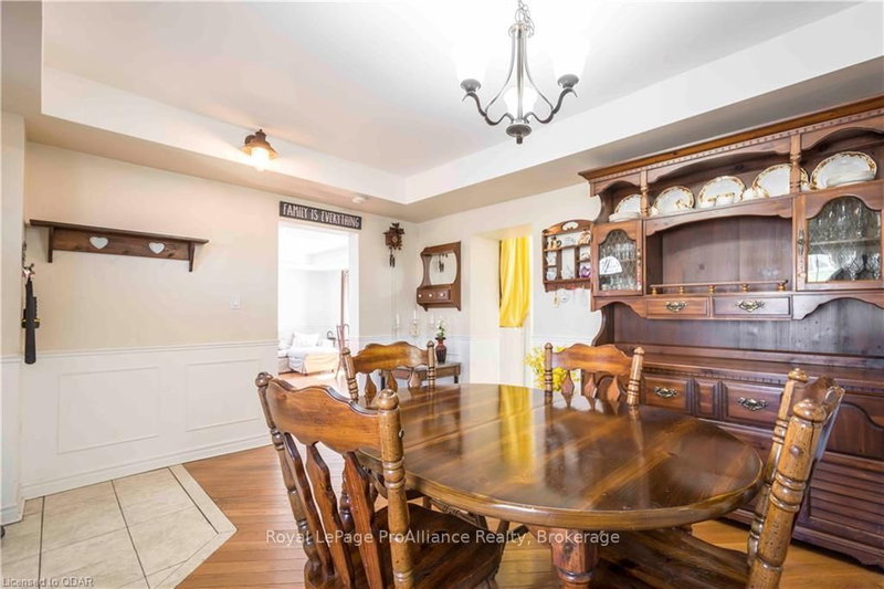 209 Dundas St E, Quinte West, K8V 1M1 | Image 3