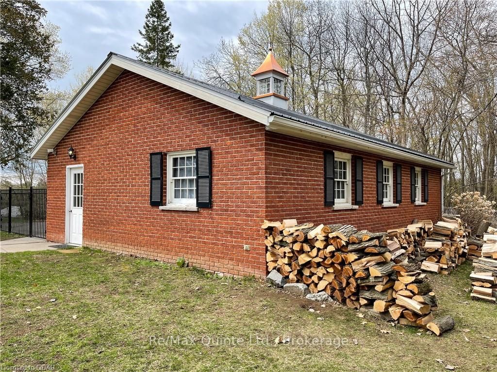Listing Image 6