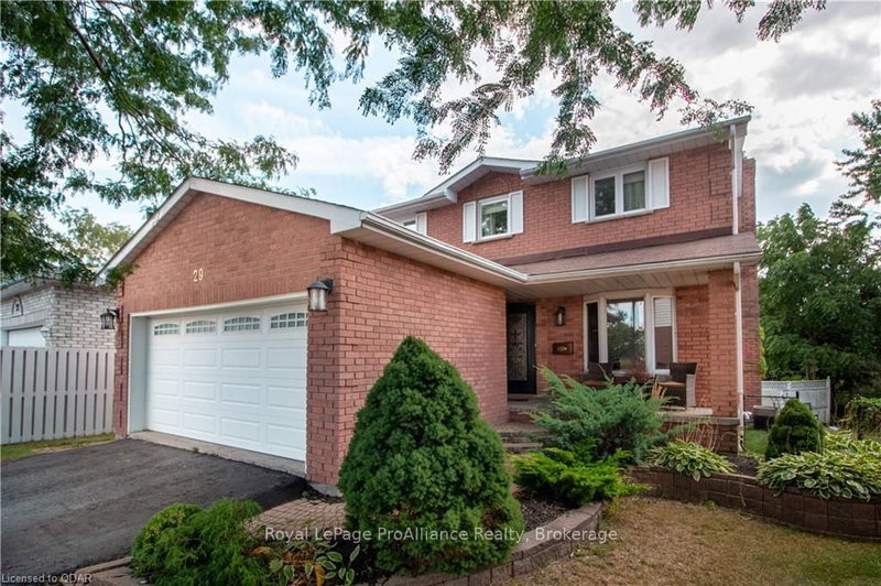 29 Sherwood Cres, Belleville, K8P 5G2 | Image 2