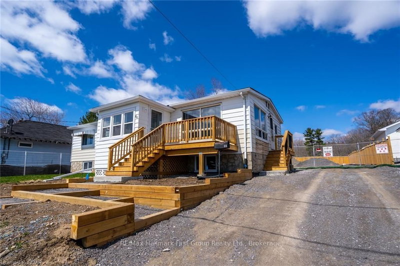 64 Alexander St, Port Hope, L1A 1B3 | Image 2