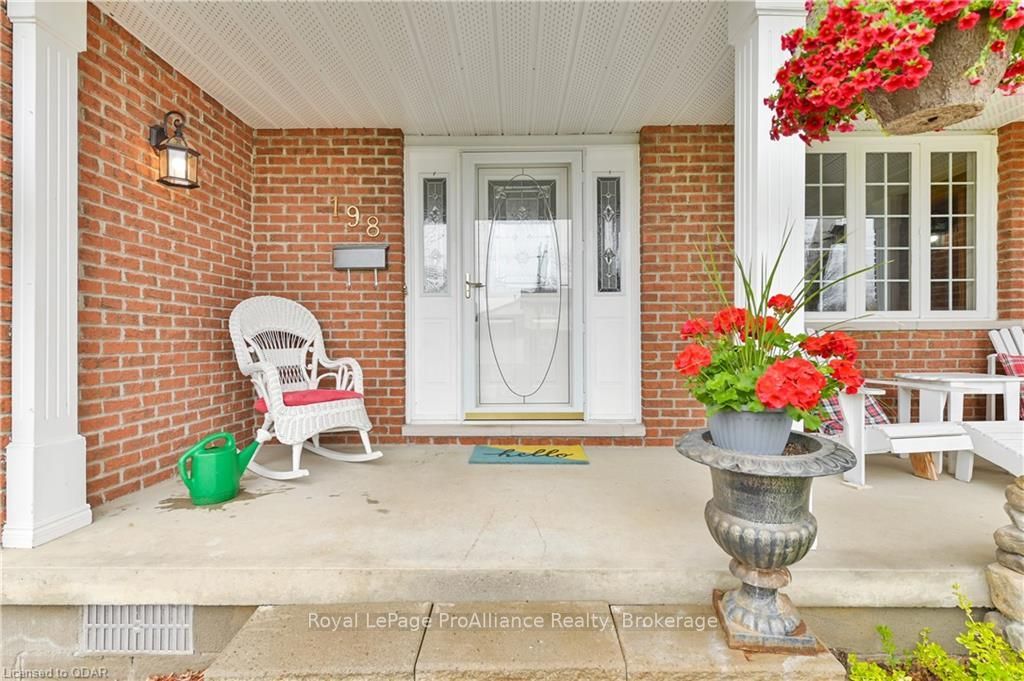 Listing Image 9