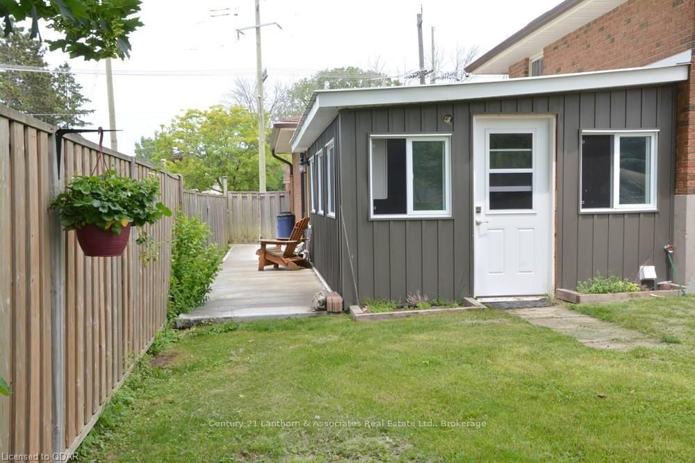 Listing Image 4