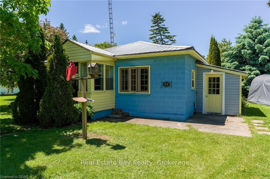 Listing Image 4