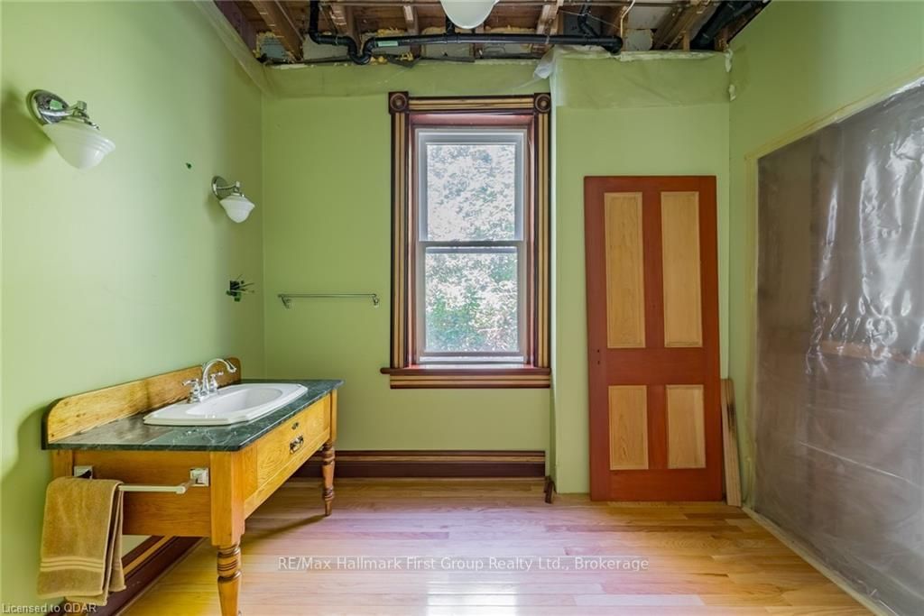 Listing Image 16