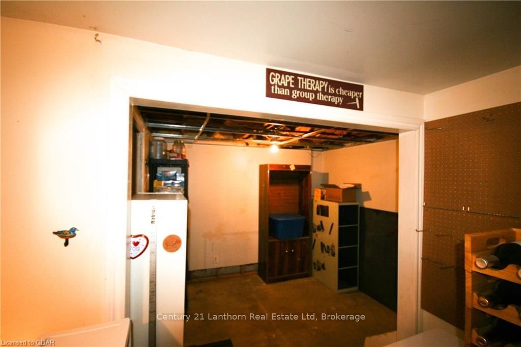 Listing Image 4