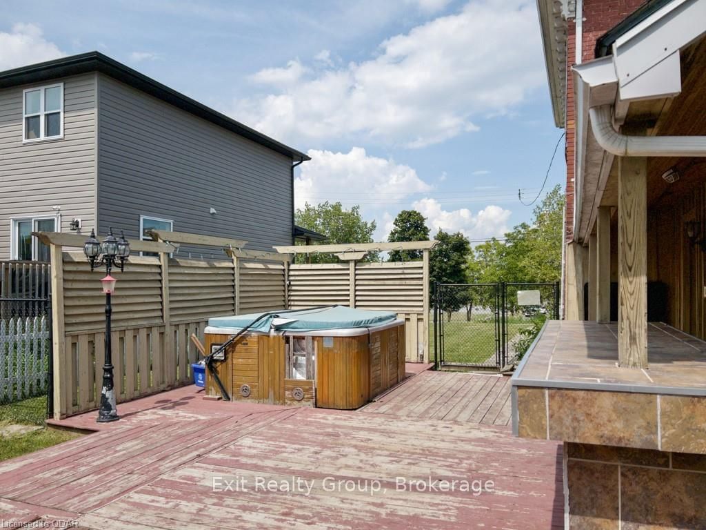 Listing Image 7