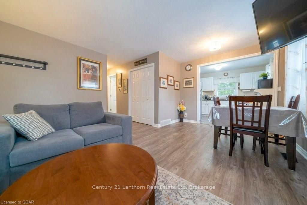 Listing Image 7