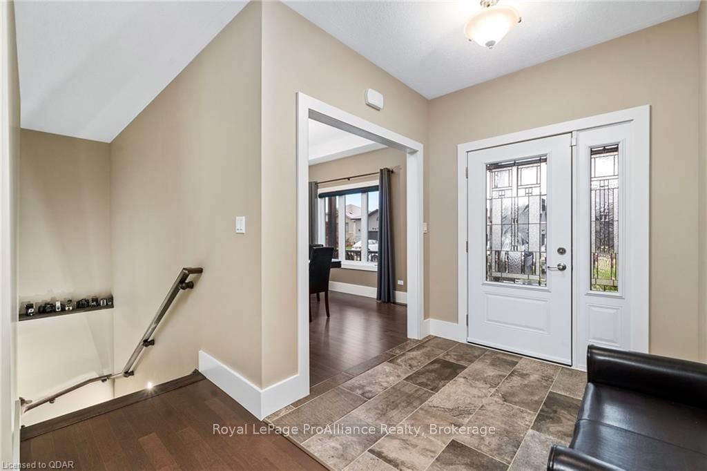 Listing Image 6