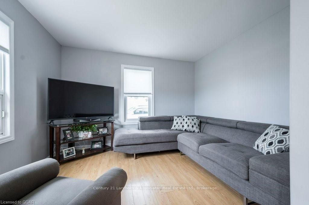 Listing Image 6