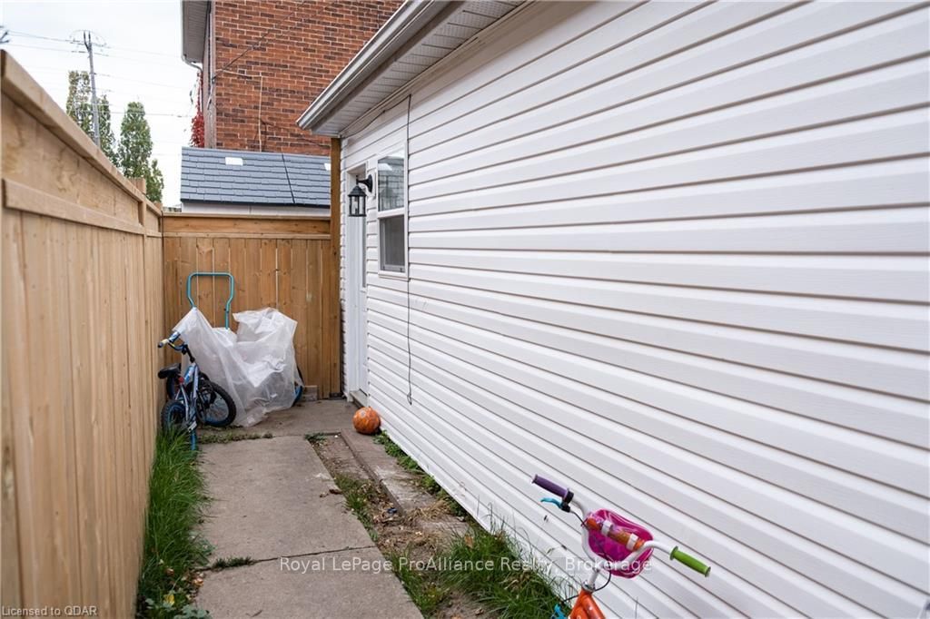 Listing Image 32