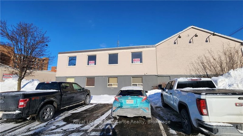 C - 354 Pinnacle St, Belleville, K8N 3B4 | Image 2