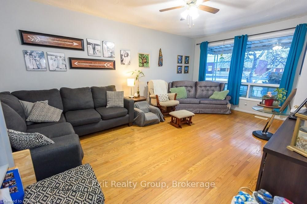 Listing Image 10