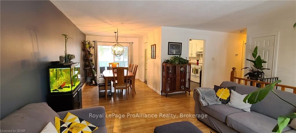 Listing Image 5