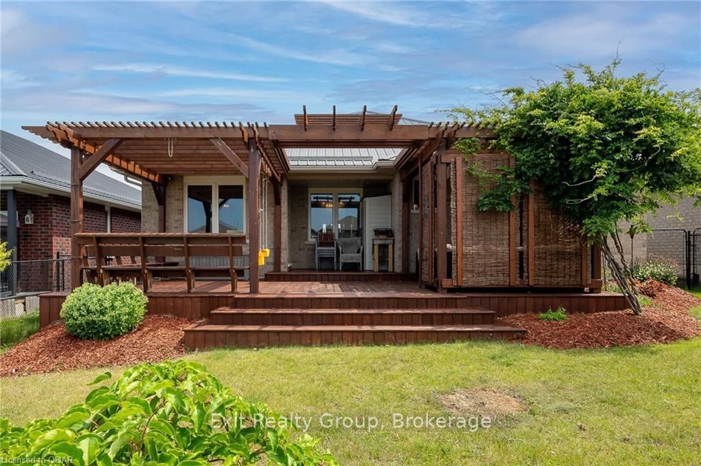 Listing Image 4