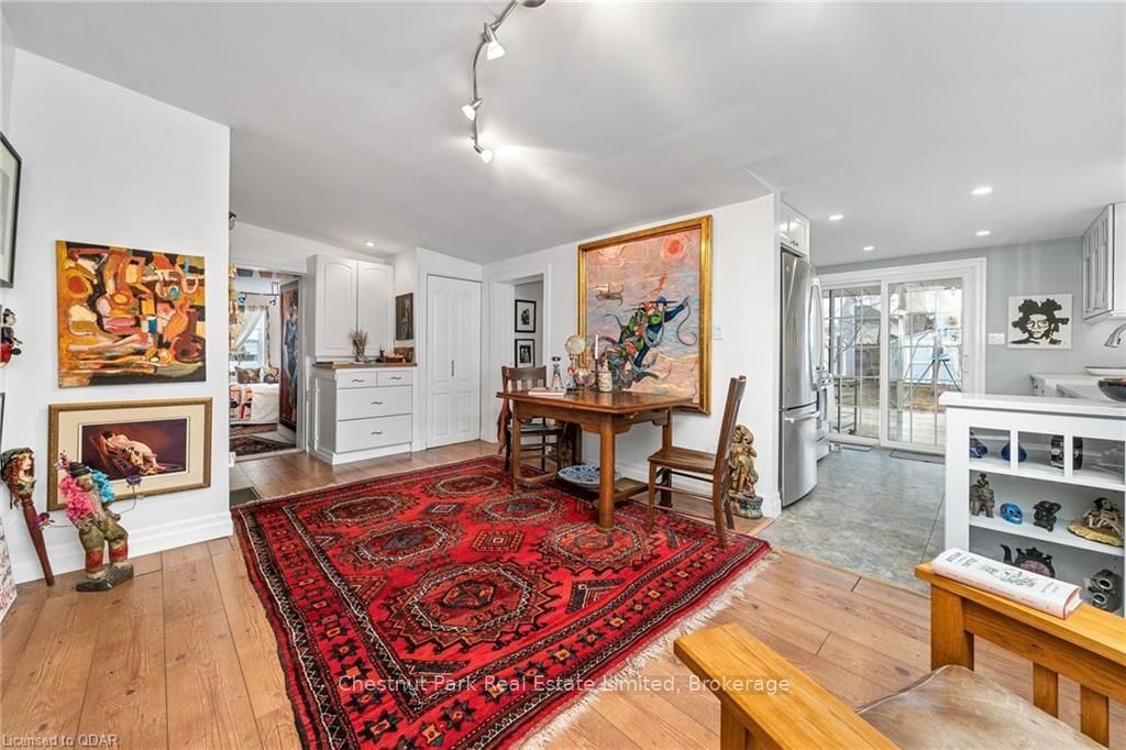 Listing Image 7