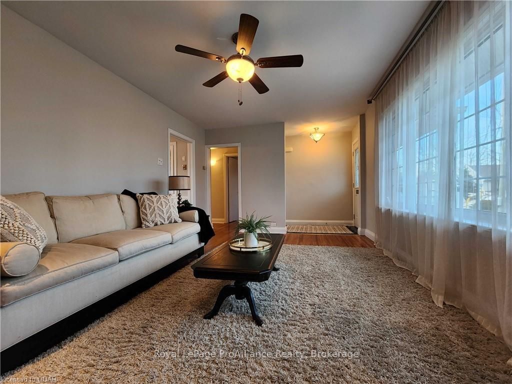 Listing Image 5