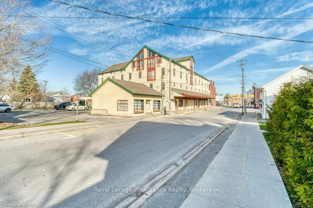 Listing Image 4