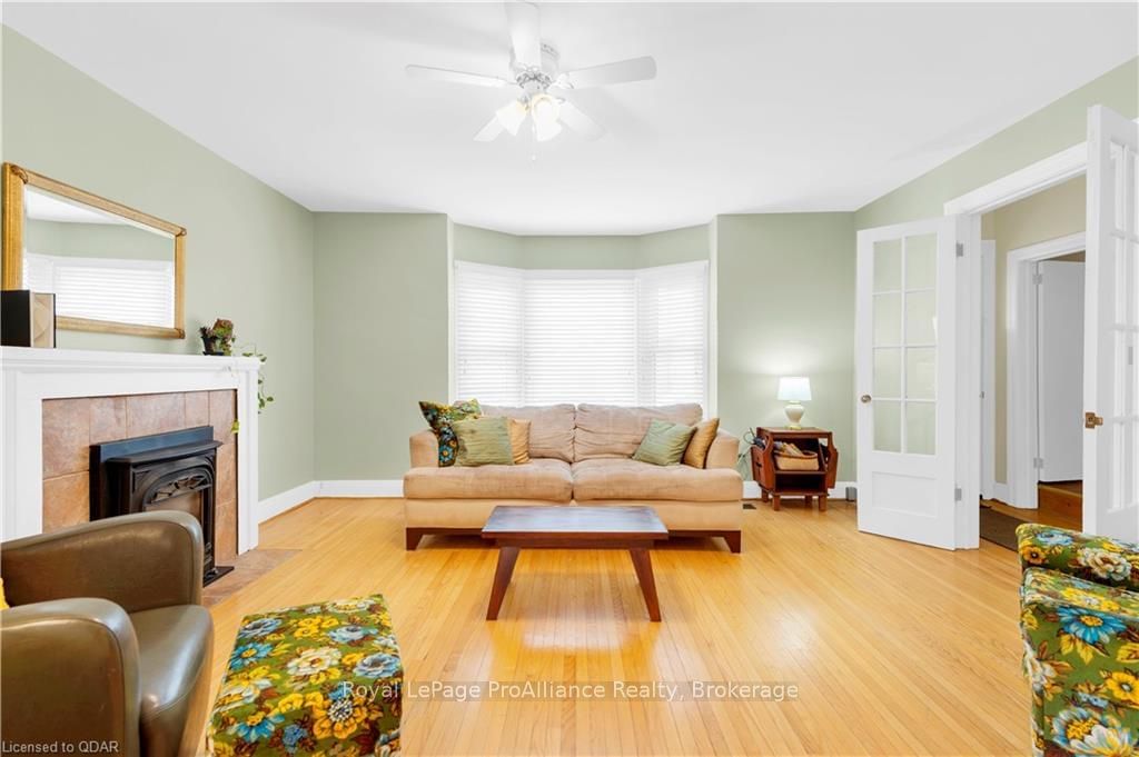 Listing Image 9