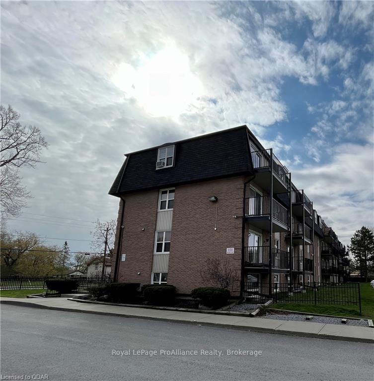 Condo sold at 201-80 GRIER Street, Belleville, K8P 3A3 - MLS: X6567481