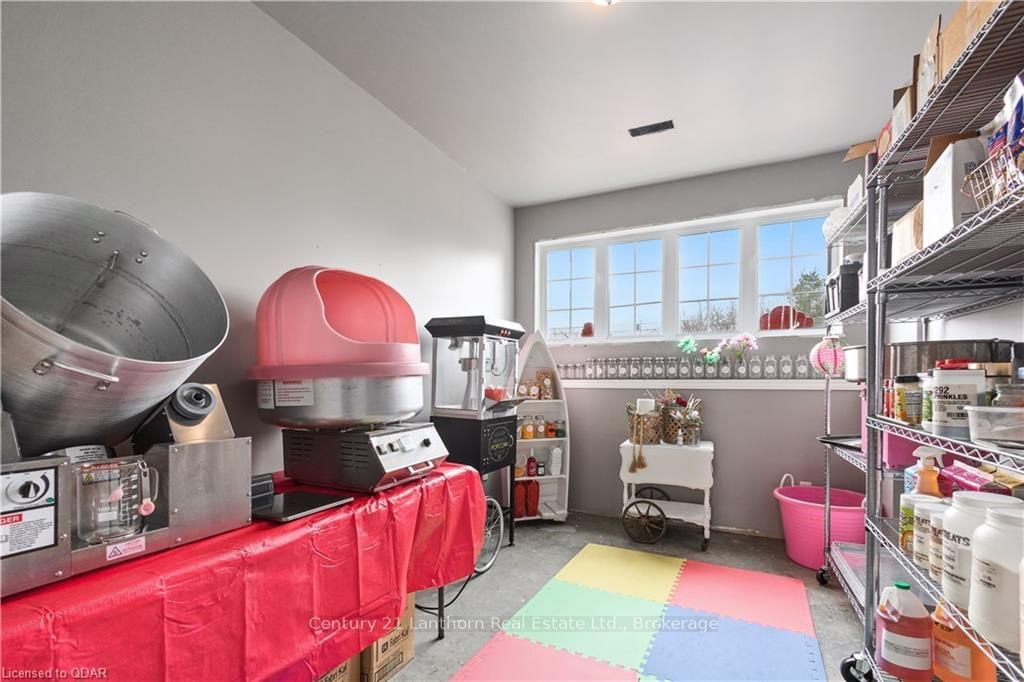 Listing Image 16