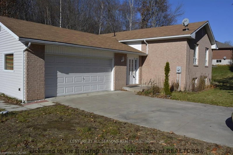 122 Gaebel Rd, Bancroft, K0L 1C0 | Image 2