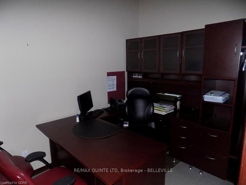 8 - 393 Sidney St, Belleville, K8P 3Z9 | Image 3