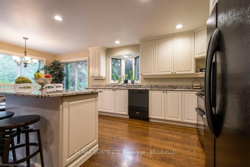 Listing Image 16