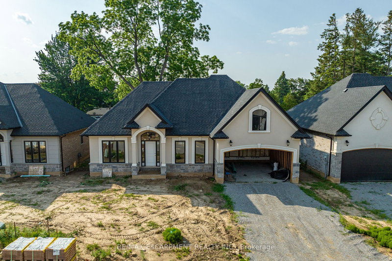 41 Cesar Pl, Hamilton, L9G 0G3 | Image 2